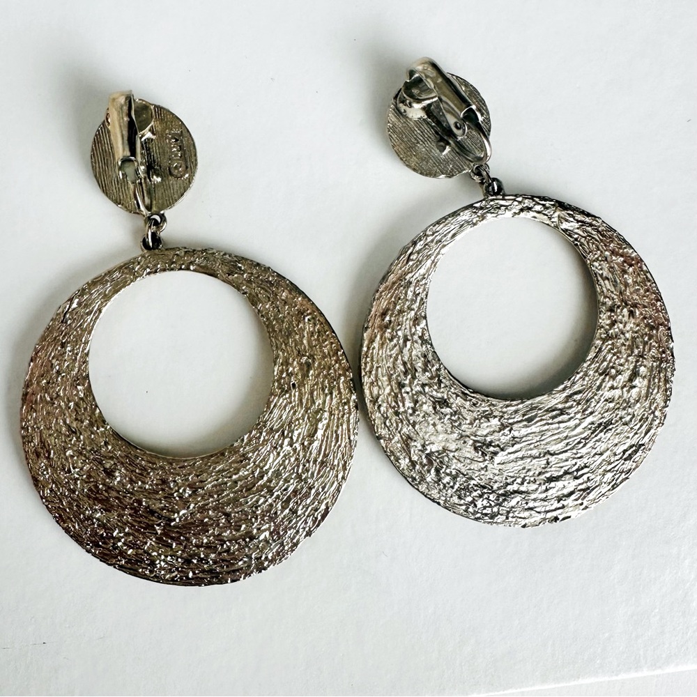 Vintage ART ModeART Silver Statement 1960s Drop Door Knocker Clip Earrings - Picture 6 of 10